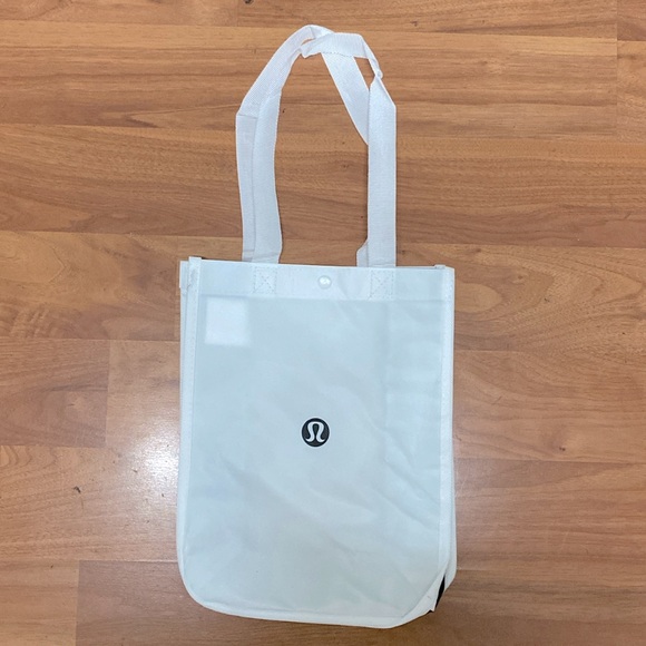 ❤️ Three brand new large lululemon tote bags - Picture 3 of 4